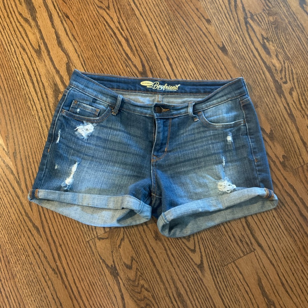 Distressed Old Navy Boyfriend Jean shorts size 6